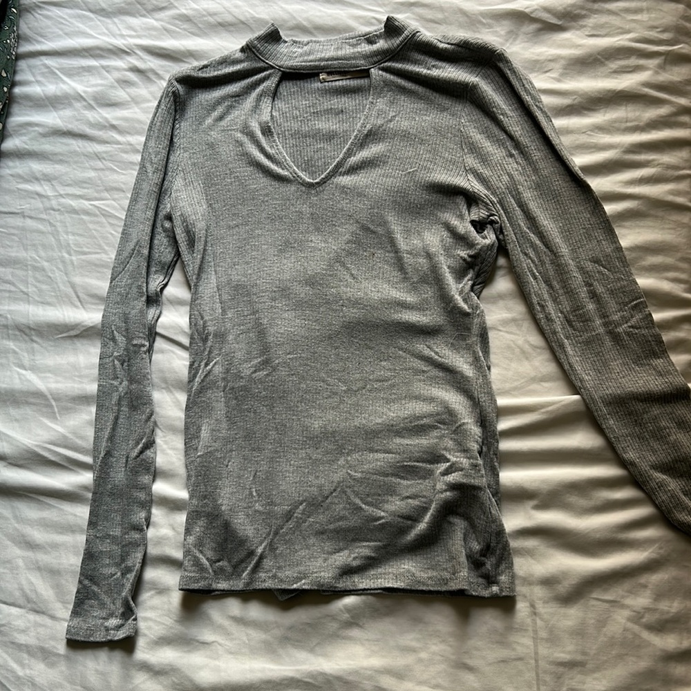 Hollister Tight Gray Long Sleeve Shirt